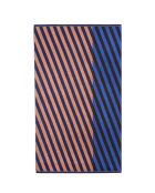 Diagonale braune Serviette