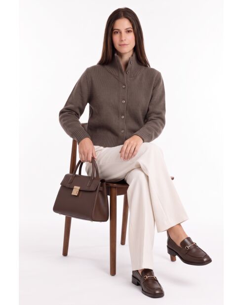 Mooi vest met hoge hals en knoopsluiting en lange mouwen van koffiewol