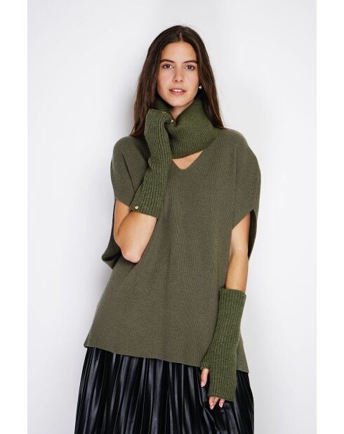 Girocollo verde in misto cashmere a costine aderenti a 12 fili