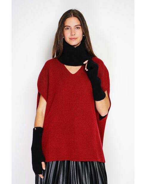 Girocollo nero in misto cashmere a costine aderenti a 12 fili