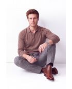 Maglione Thomas marrone con collo a polo con bottoni, maniche lunghe