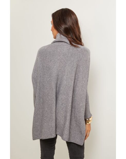 Grauer Poncho Augustin