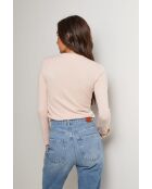 Rosafarbener Pullover im Juli