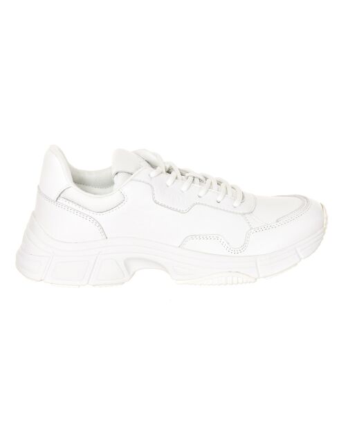 Weiße Demos-Turnschuhe
