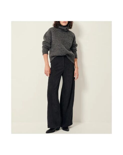 Schwarze Samthose Cap East