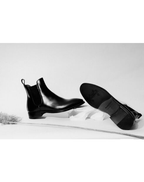 Boots Chelsea en cuir Phantom noires