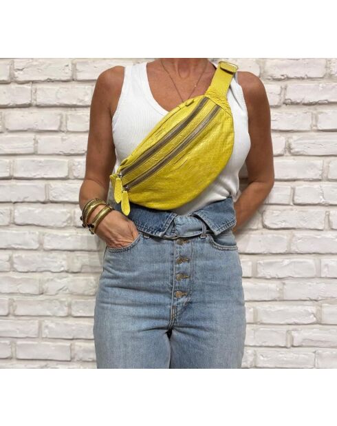 Bolso tipo banana Mike en piel color limón - 34,5 x 14,5 cm