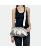Funda blanda Uniq de piel grande plateada brillante - 31 x 20 cm