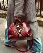 Sac bandouliere souple Jade en cuir bourgogne - 35 x 22 cm