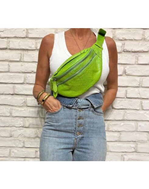 Bolso tipo banana Mike en piel color lima - 34,5 x 14,5 cm