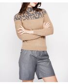 Maëlle camelfarbener Langarmpullover mit Stehkragen