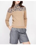 Maëlle camelfarbener Langarmpullover mit Stehkragen