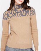 Maëlle camelfarbener Langarmpullover mit Stehkragen