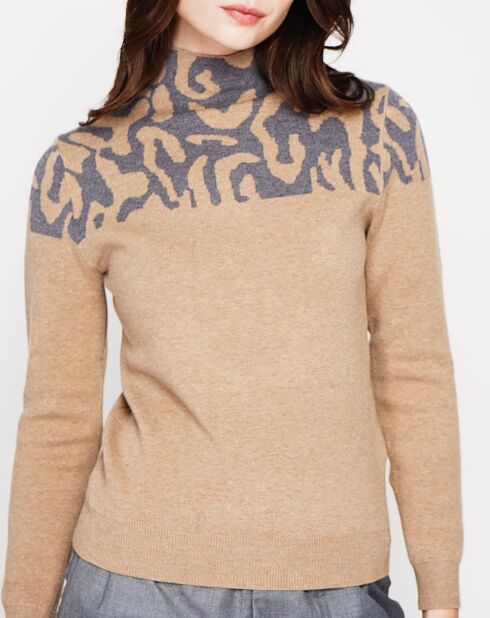 Maëlle camelfarbener Langarmpullover mit Stehkragen