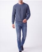 Jersey romano de lana con cuello redondo y mangas raglán, jeans azules