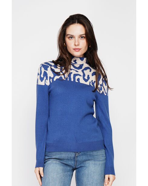 Luna sweater blauwe spijkerbroek met hoge hals en lange mouwen