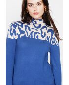 Luna sweater blauwe spijkerbroek met hoge hals en lange mouwen