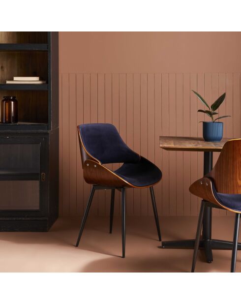 Chaise finition noyer avec assise en velours bleu Mannix - 56 x 54 x 78 cm