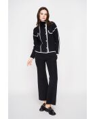 Chaqueta negra de cuello alto
