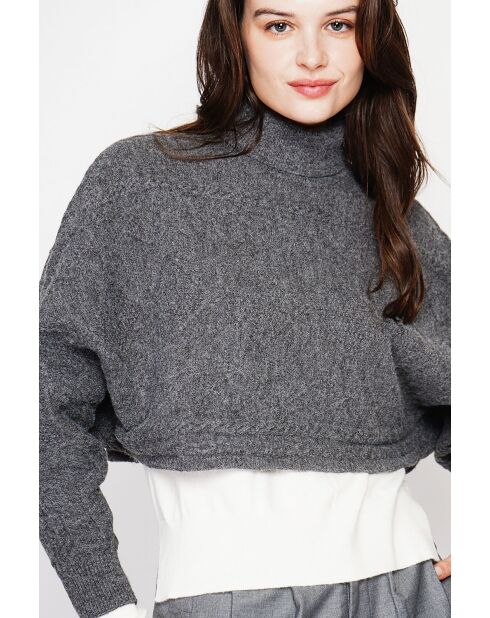 Kurzer Poncho mit Stehkragen Wolf