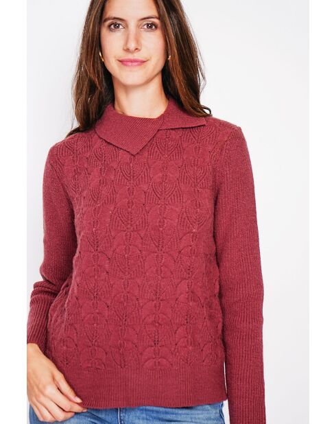 Jersey burdeos de cuello alto con doble botonadura