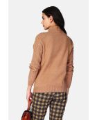 Dunkler kamelfarbener Pullover mit Stehkragen