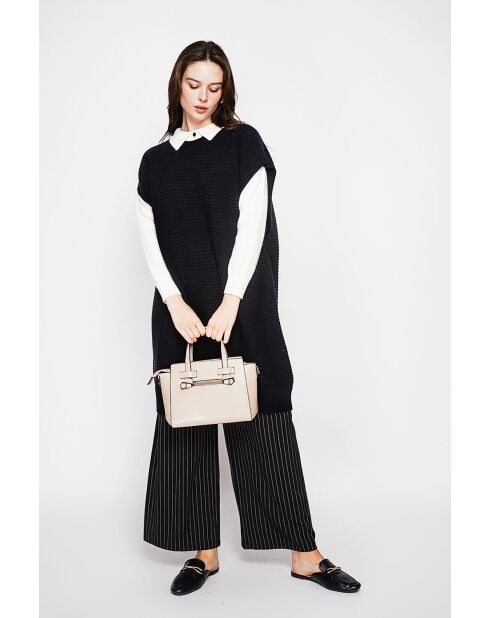 Schwarzes Poncho-Kleid mit Rundhalsausschnitt