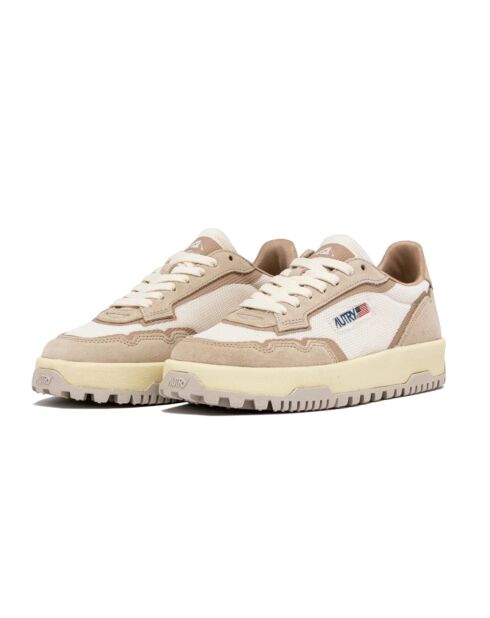 Wildpace Low-Top-Sneakers aus beigem Leder