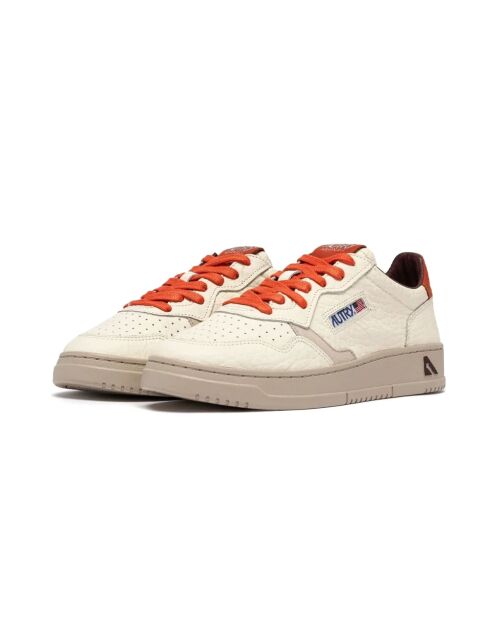 Low-Top-Sneaker Medalist aus Veloursleder in Weiß/Orange