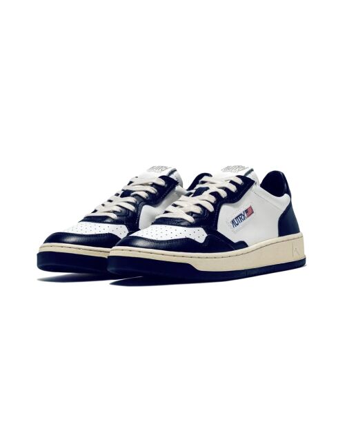 Low-Top-Sneaker Medalist aus Leder in Weiß/Marineblau