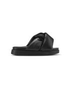 Schwarze, weiche, gekreuzte Leinensandalen