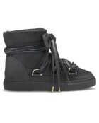 Klassische schwarze Lederstiefel mit dreifacher Spitze