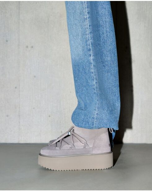 Botas clásicas con plataforma de gamuza gris Low