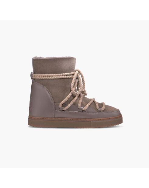 Klassische Keilstiefel aus taupefarbenem Leder mit Keilabsatz