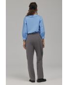 Pantalones grises con botones de Brandeburgo de corte clásico