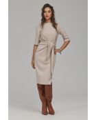 Robe beige à nouer sur le côté