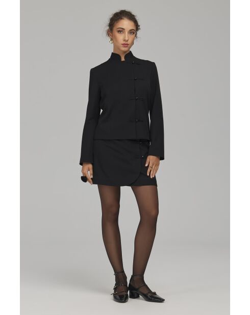 Blazer noir à fermeture brandebourg