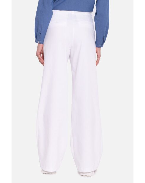 Pantalon en denim blanc à jambes larges