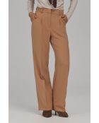 Pantalon caramel droit à plis marqués