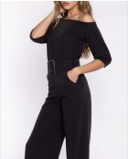 Combinaison moulante noire avec ceinture