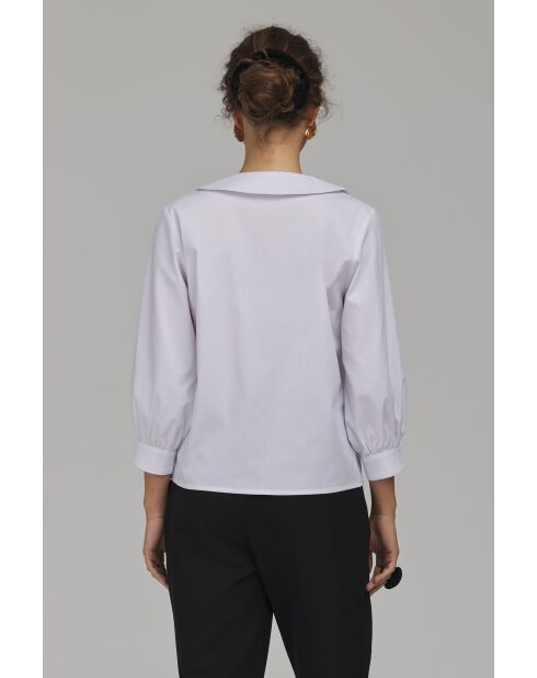 Chemise blanche à col en V oversize