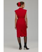 Robe rouge cintrée à ceinture