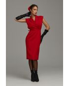 Robe rouge cintrée à ceinture