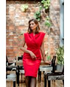 Robe rouge cintrée à ceinture
