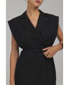 Robe noire cintrée à ceinture