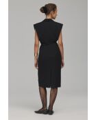 Robe noire cintrée à ceinture