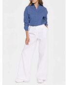Übergroßes blaues Jeanshemd