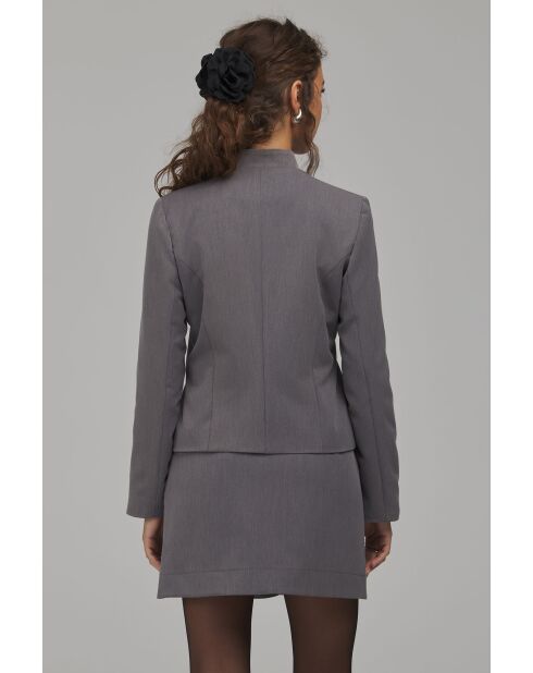 Blazer gris à fermeture brandebourg