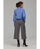 Blaue taillierte Krawattenbluse