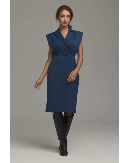 Robe colbat cintrée à ceinture